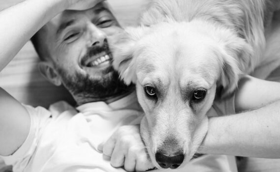 un chien et son maître